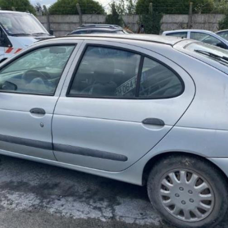 Leve vitre mecanique arriere droit RENAULT MEGANE 1 Photo n°9