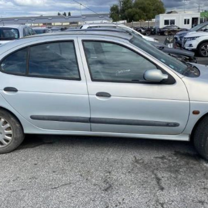 Leve vitre mecanique arriere droit RENAULT MEGANE 1 Photo n°10