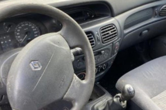 Leve vitre mecanique arriere droit RENAULT MEGANE 1