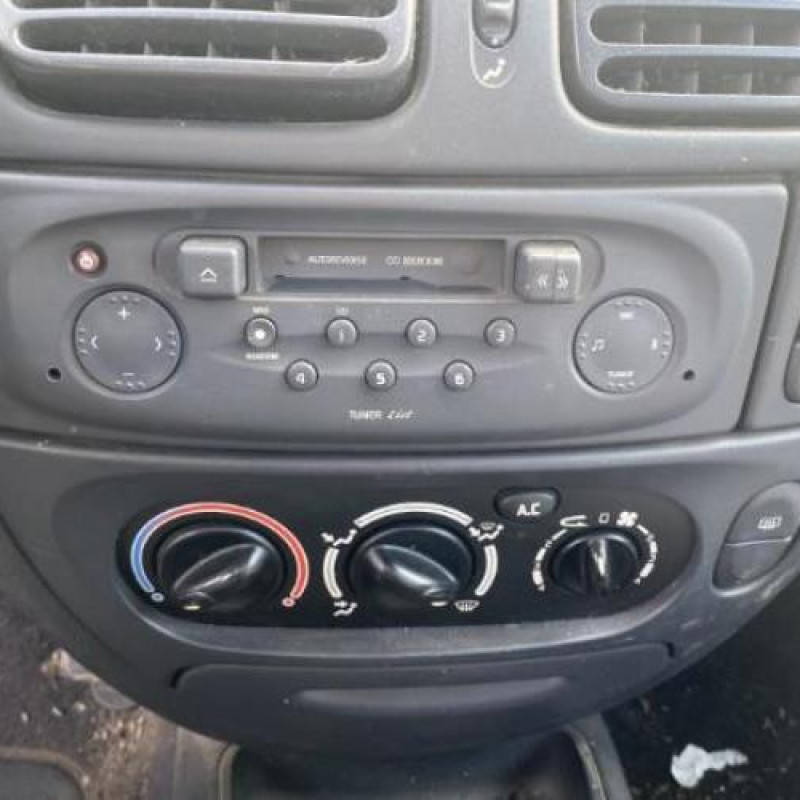 Leve vitre mecanique arriere droit RENAULT MEGANE 1 Photo n°17