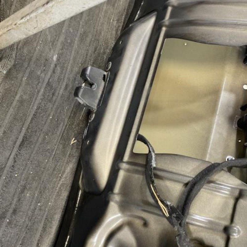 Malle/Hayon arriere CITROEN C4 GRAND PICASSO 1 Photo n°10