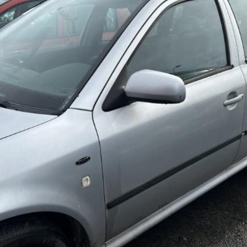 Feu arriere principal gauche (feux) SKODA OCTAVIA 1 Photo n°9