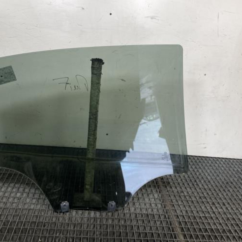 Vitre arriere gauche PEUGEOT 208 1 Photo n°6
