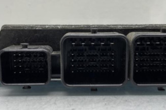 Calculateur moteur PEUGEOT 208 1