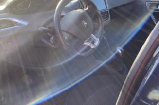 Calculateur moteur PEUGEOT 208 1