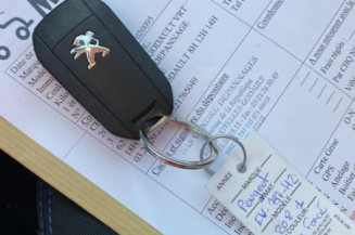 Calculateur moteur PEUGEOT 208 1