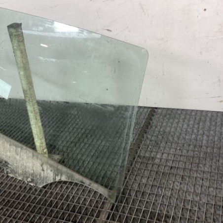 Vitre arriere droit DACIA SANDERO 2