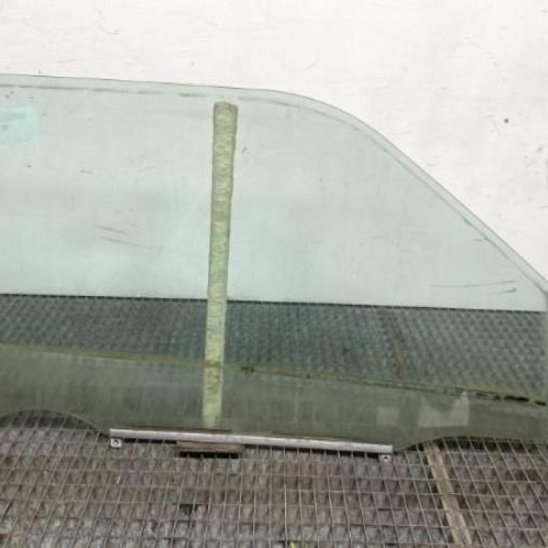 Vitre avant gauche SUZUKI SWIFT 3 Photo n°6