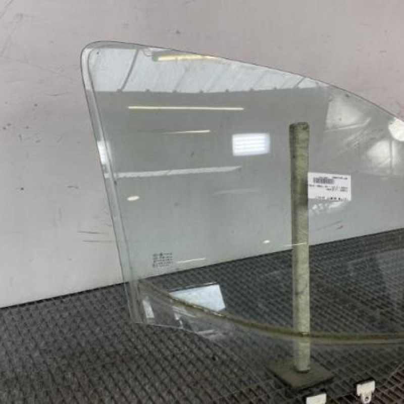 Vitre avant droit NISSAN NV200 Photo n°5
