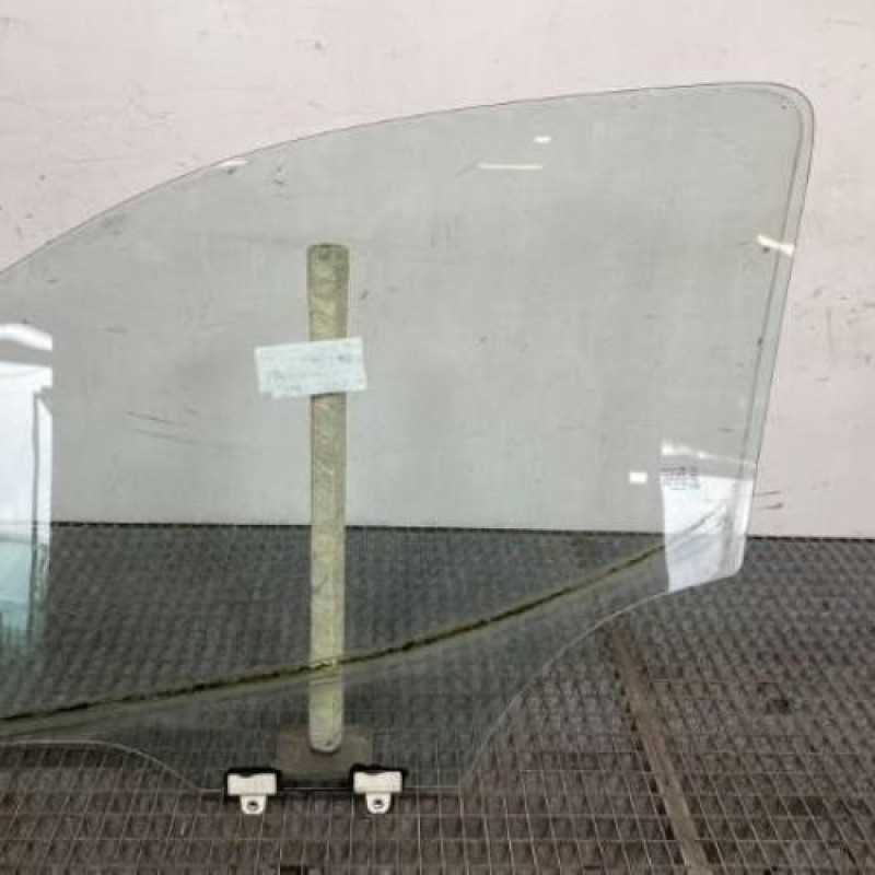 Vitre avant droit NISSAN NV200 Photo n°6