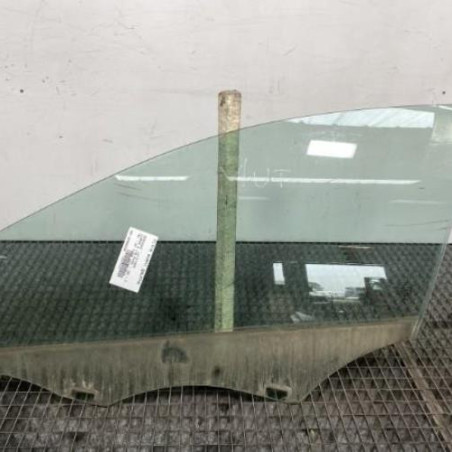 Vitre avant gauche MERCEDES CLASSE A 176 Photo n°1