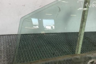 Vitre avant gauche MERCEDES CLASSE B 245