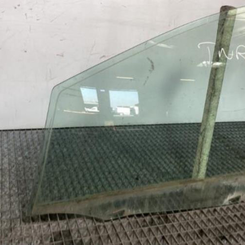 Vitre avant gauche MERCEDES CLASSE B 245 Photo n°3