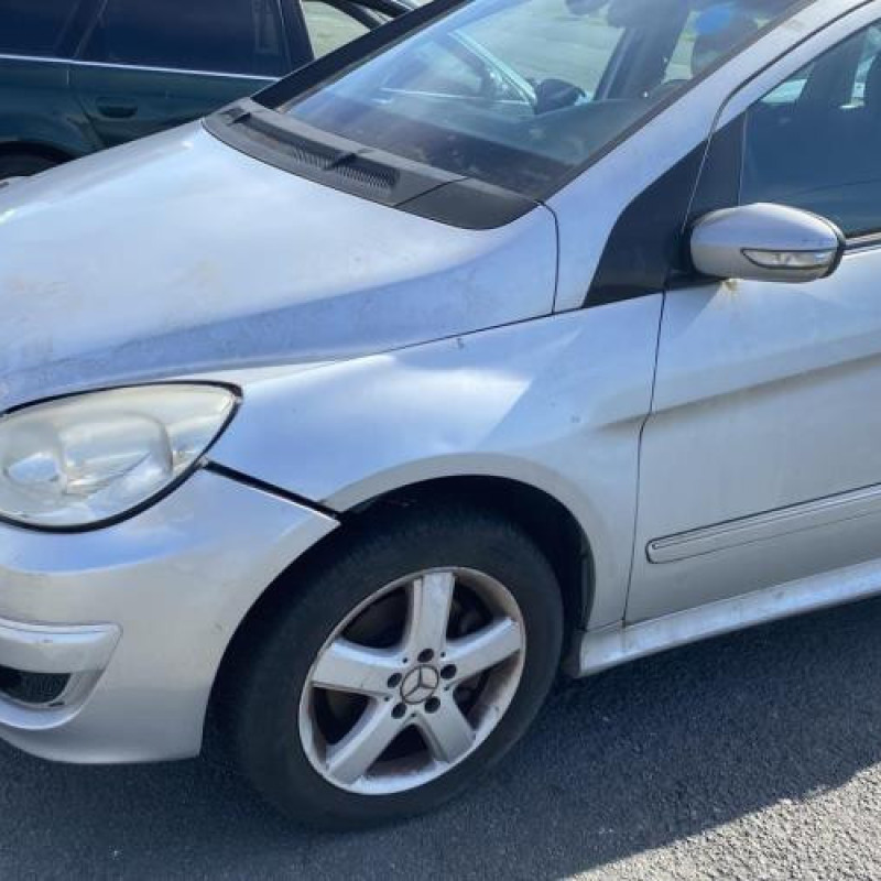 Vitre avant gauche MERCEDES CLASSE B 245 Photo n°9