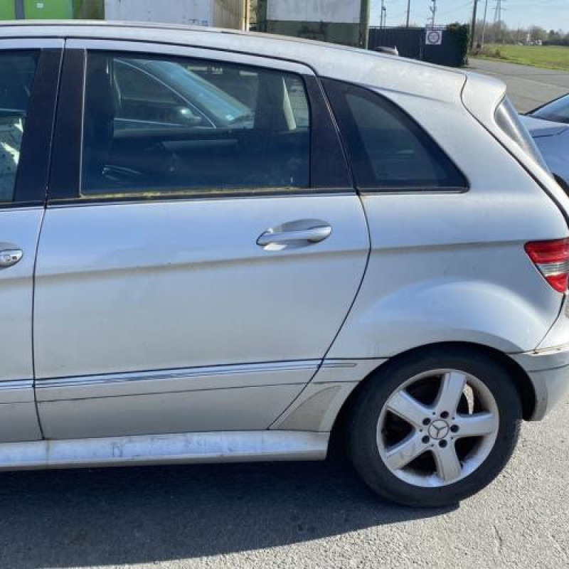 Vitre avant gauche MERCEDES CLASSE B 245 Photo n°11