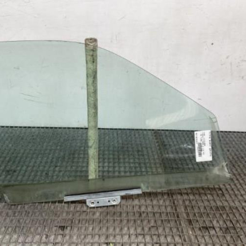 Vitre avant gauche FORD FIESTA 4 Photo n°6