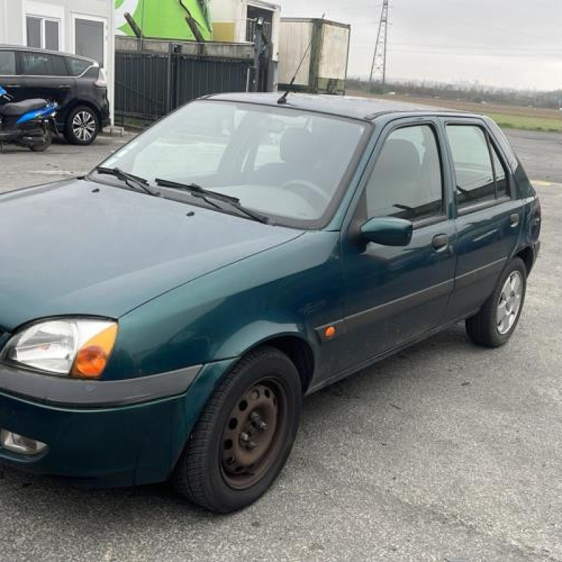 Vitre avant gauche FORD FIESTA 4 Photo n°8
