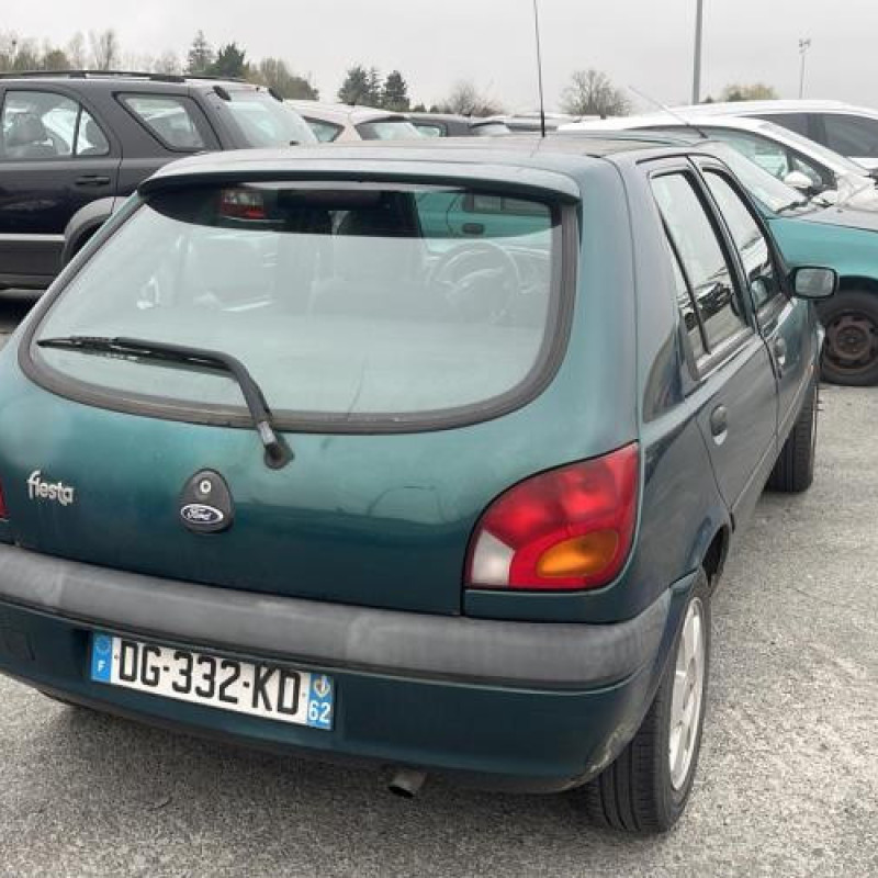 Vitre avant gauche FORD FIESTA 4 Photo n°12