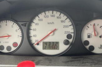 Vitre avant gauche FORD FIESTA 4