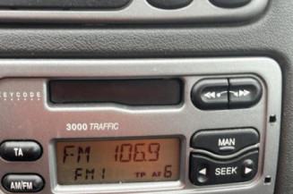 Vitre avant gauche FORD FIESTA 4