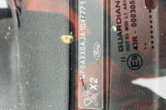 Vitre avant gauche FORD FIESTA 4