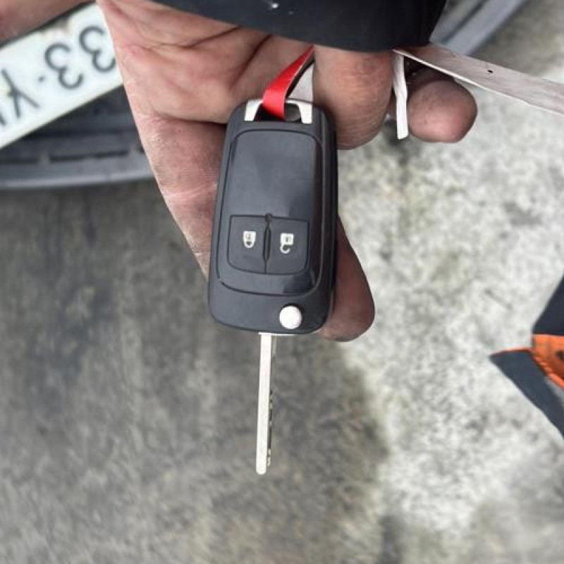 Vitre arriere droit OPEL CORSA E Photo n°13