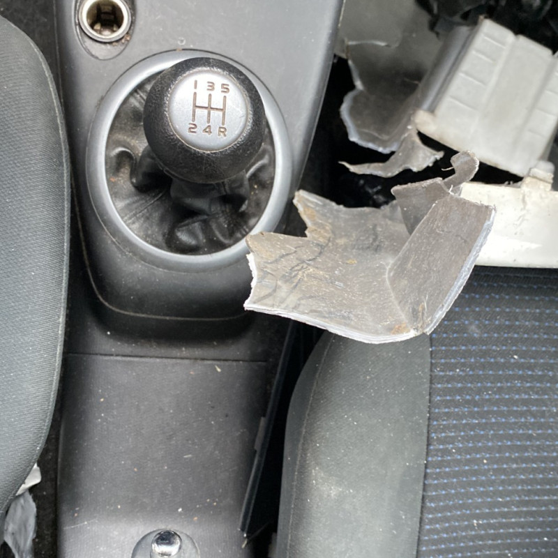 SUZUKI SWIFT 3 1.3i - 16V Photo n°16