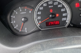 SUZUKI SWIFT 3 1.3i - 16V
