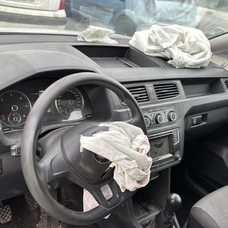 VOLKSWAGEN CADDY 4 2.0 TDI - 16V TURBO Photo n°8