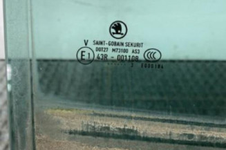 Vitre arriere droit SKODA FABIA 2