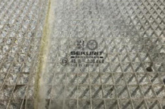 Vitre arriere gauche PEUGEOT 205