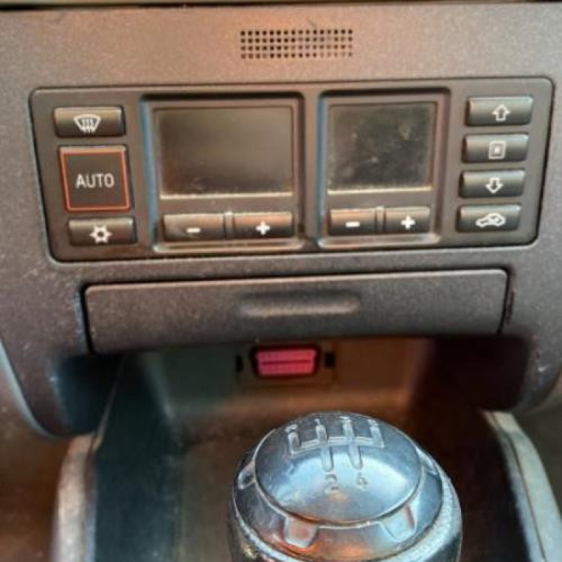 Vitre avant droit AUDI A3 1 Photo n°15