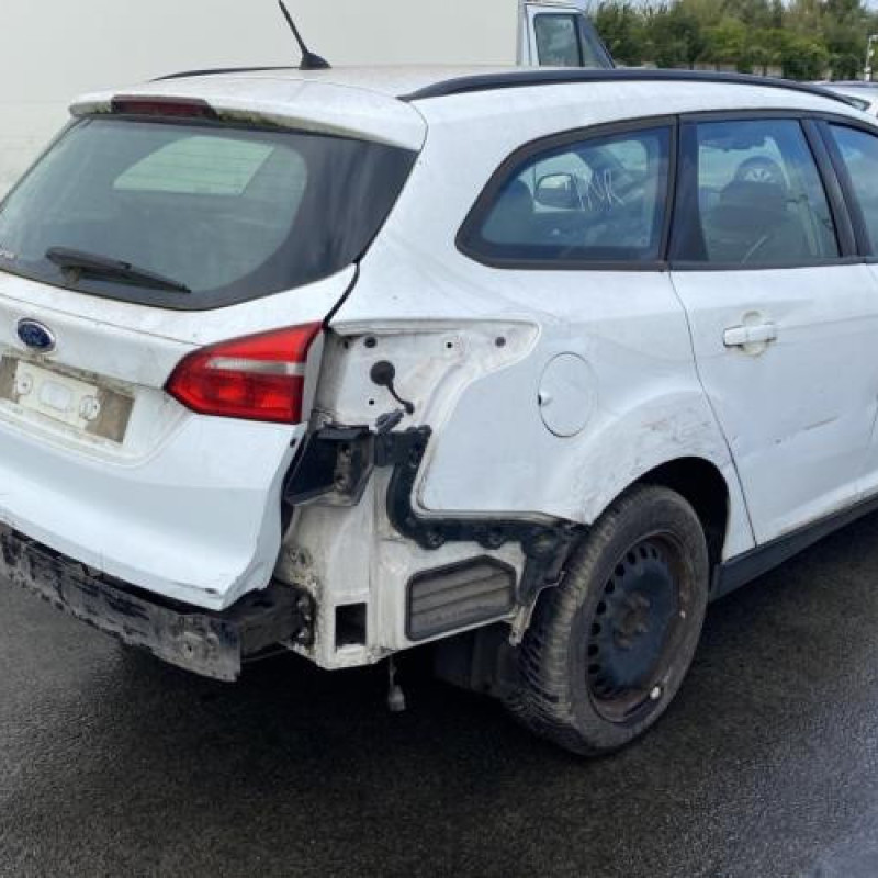 Feu arriere secondaire gauche (feux) FORD FOCUS 3 Photo n°7