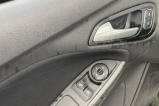 Feu arriere secondaire gauche (feux) FORD FOCUS 3