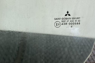 Vitre avant gauche MITSUBISHI COLT 6