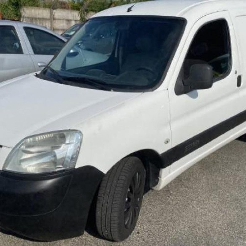 Vitre avant droit CITROEN BERLINGO 1 Photo n°8