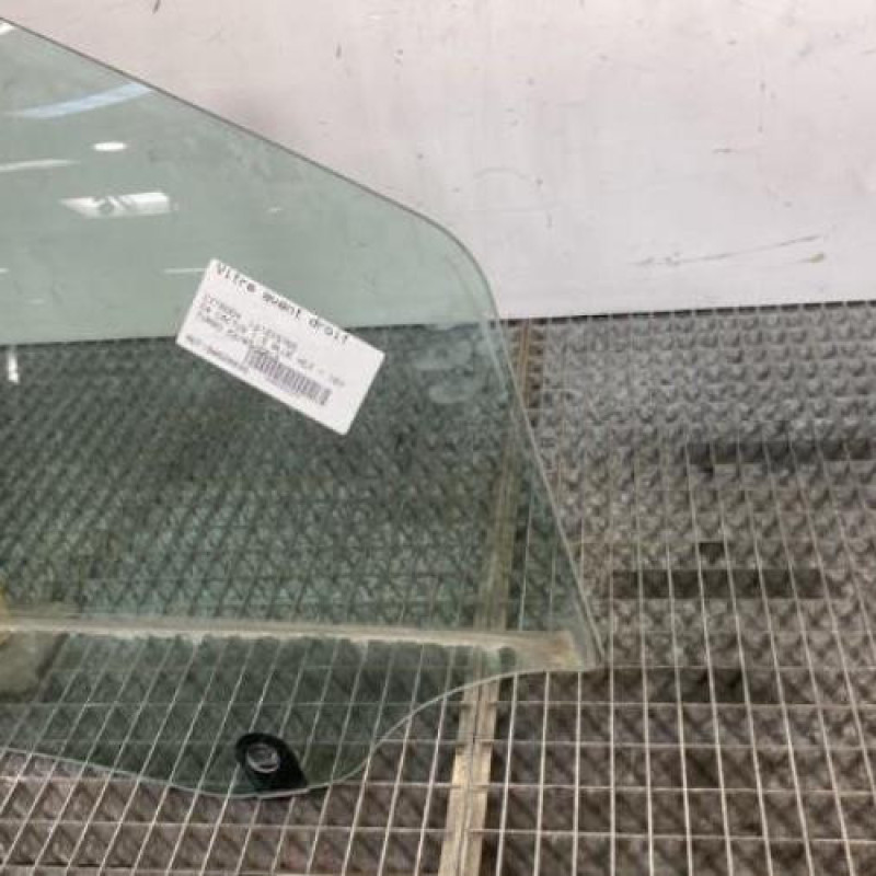 Vitre avant droit CITROEN C4 CACTUS Photo n°5