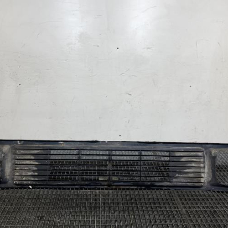 Calandre MERCEDES SERIE L 601 Photo n°4