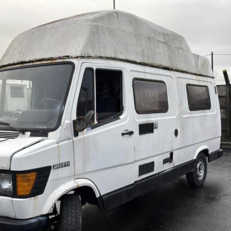Calandre MERCEDES SERIE L 601 Photo n°5