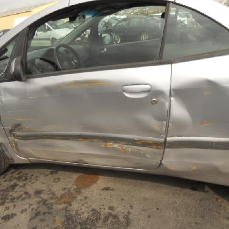 Pare choc arriere MITSUBISHI COLT 6 Photo n°12