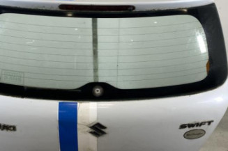 Malle/Hayon arriere SUZUKI SWIFT 3 Photo n°1