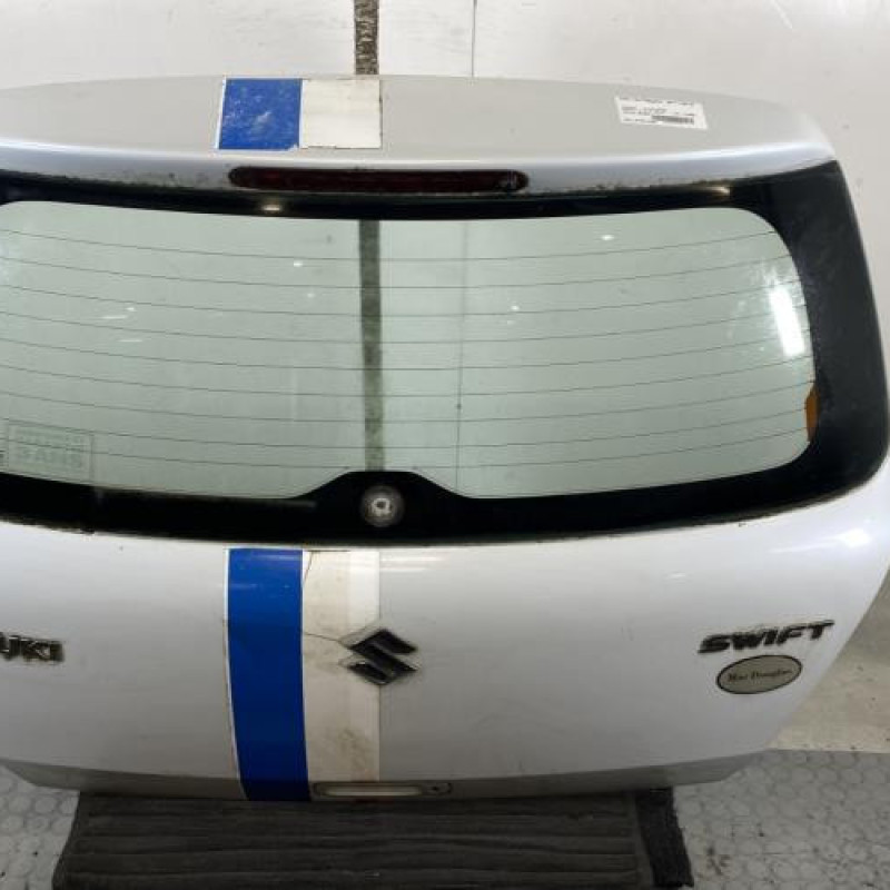 Malle/Hayon arriere SUZUKI SWIFT 3 Photo n°1