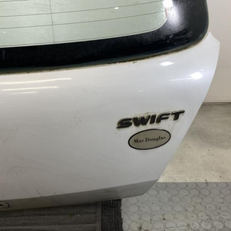 Malle/Hayon arriere SUZUKI SWIFT 3 Photo n°6
