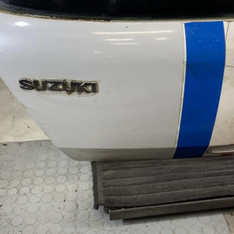 Malle/Hayon arriere SUZUKI SWIFT 3 Photo n°7