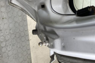 Malle/Hayon arriere SUZUKI SWIFT 3