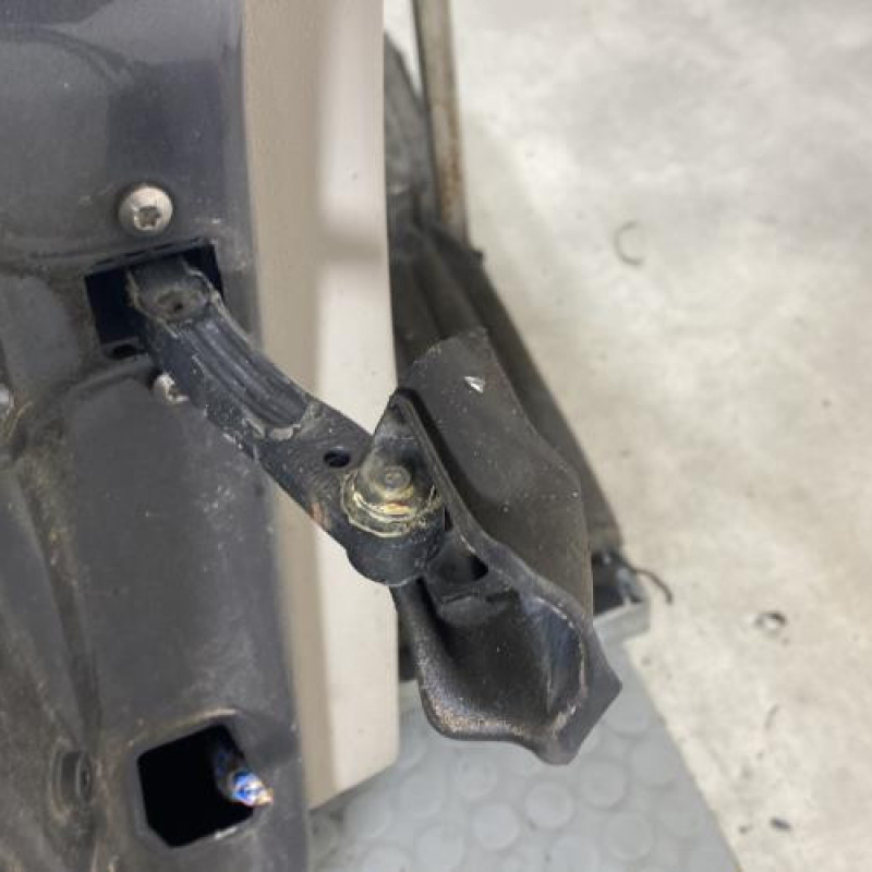 Porte avant droit BMW SERIE 1 E87 Photo n°4