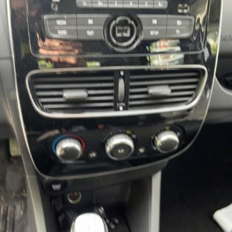 Ceinture avant gauche RENAULT CLIO 4 Photo n°8