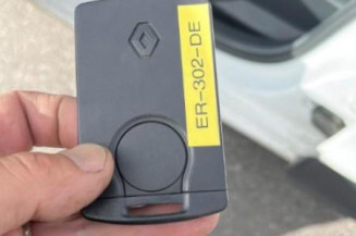 Pretensionneur de ceinture avant gauche RENAULT CLIO 4