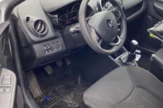 Pretensionneur de ceinture avant gauche RENAULT CLIO 4