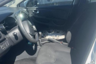 Pretensionneur de ceinture avant droit RENAULT CLIO 4